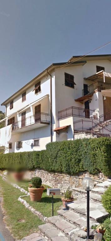 Appartamento in vendita a Beverino via Santa Martina