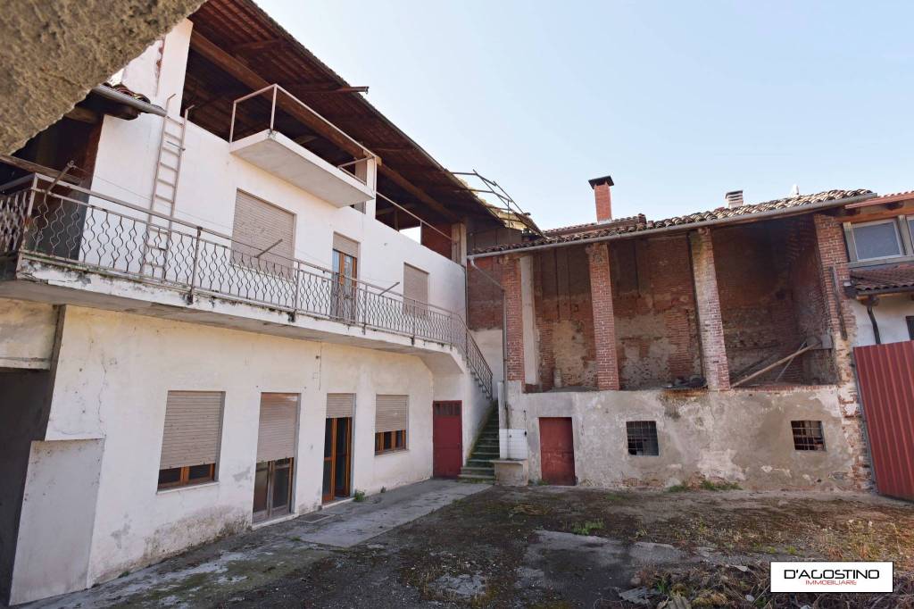 Casa Indipendente in vendita a San Giorgio Canavese via Umberto I, 24