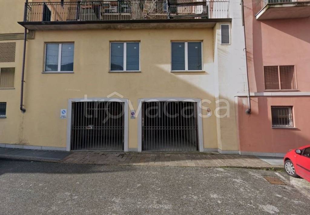 Garage in vendita a Serravalle Scrivia via Berthoud, 66