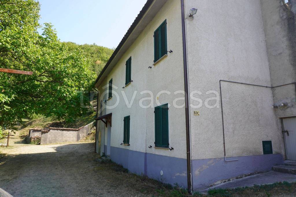 Villa in in vendita da privato a Fabriano frazione Serradica, 63