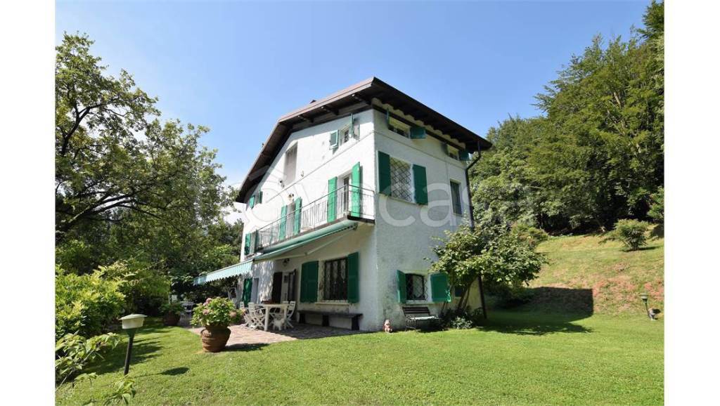 Casale in vendita a Vallio Terme via Sopranico