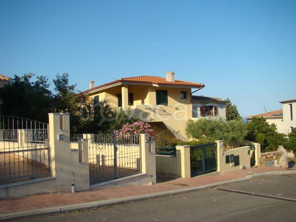 Casa Indipendente in vendita a Dorgali via Renzo Laconi, 58