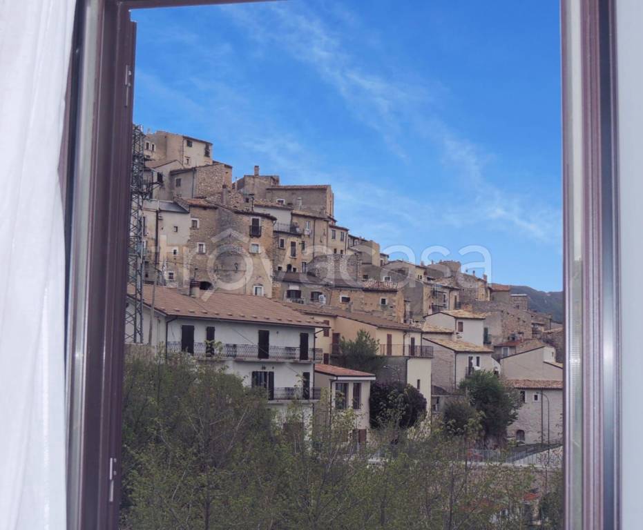 Appartamento in vendita a Castel del Monte via Maurizio Sulli