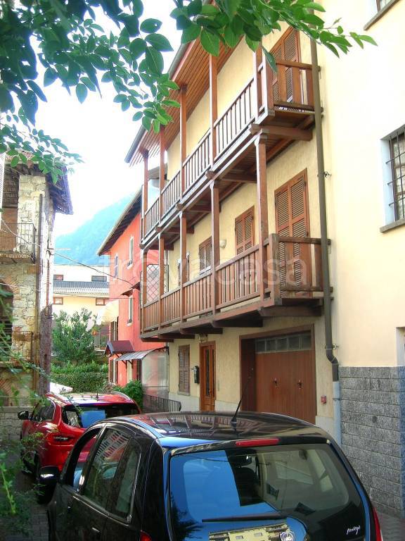 Villa in vendita a Varallo via Fratelli Varalli, 24