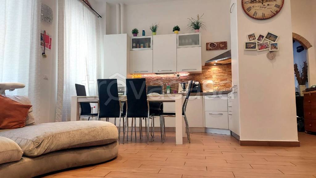 Appartamento in vendita a Livorno scali del Ponte di Marmo, 12