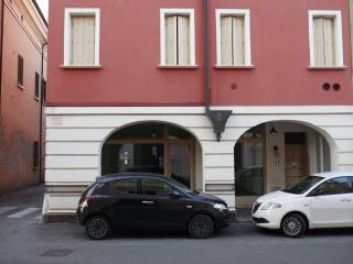 Negozio in in affitto da privato a viadana piazza solferino, 2