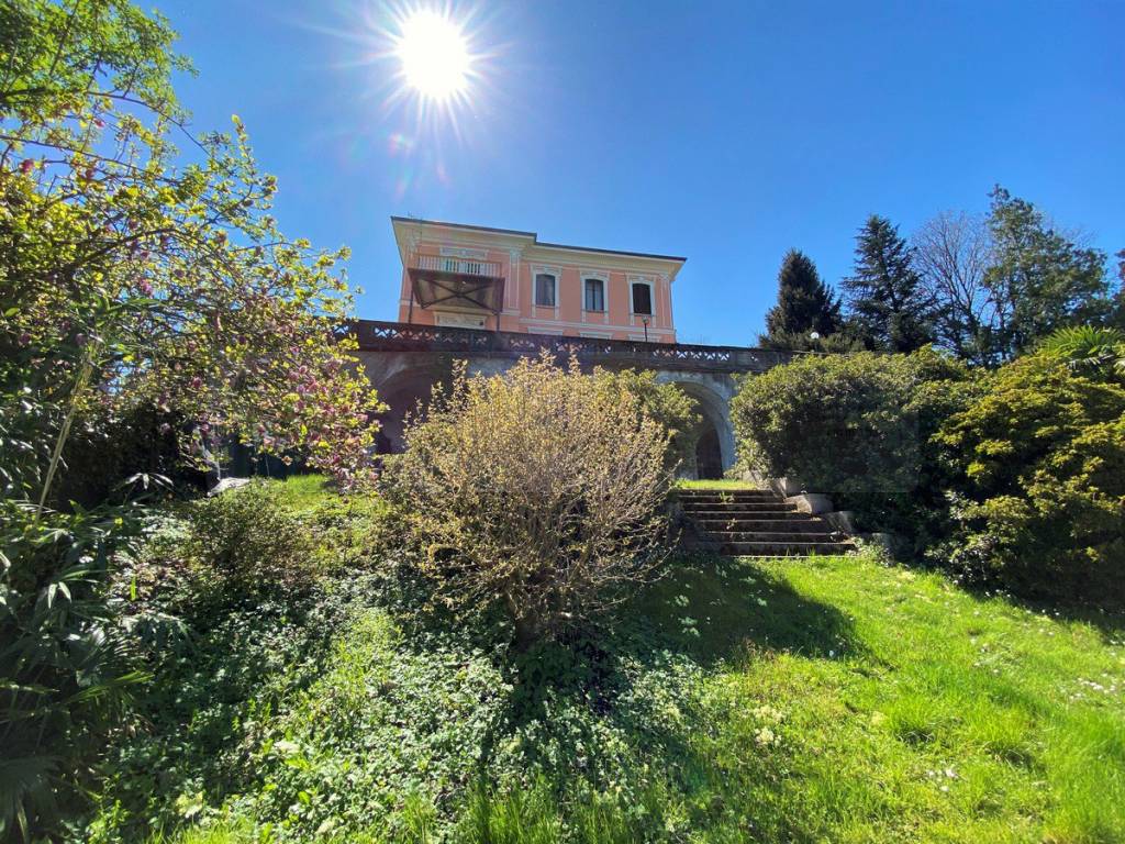 Villa in vendita a Stresa via per Vedasco