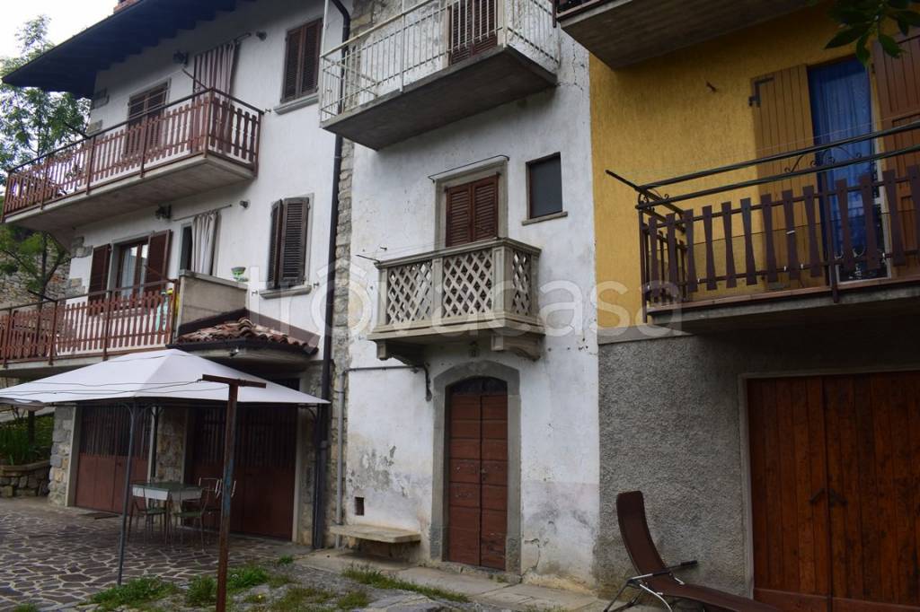 Casa Indipendente in vendita a Costa Serina via 4 Novembre