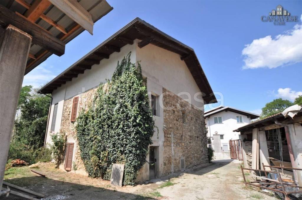 Casa Indipendente in vendita a Castellamonte frazione Spineto, 283