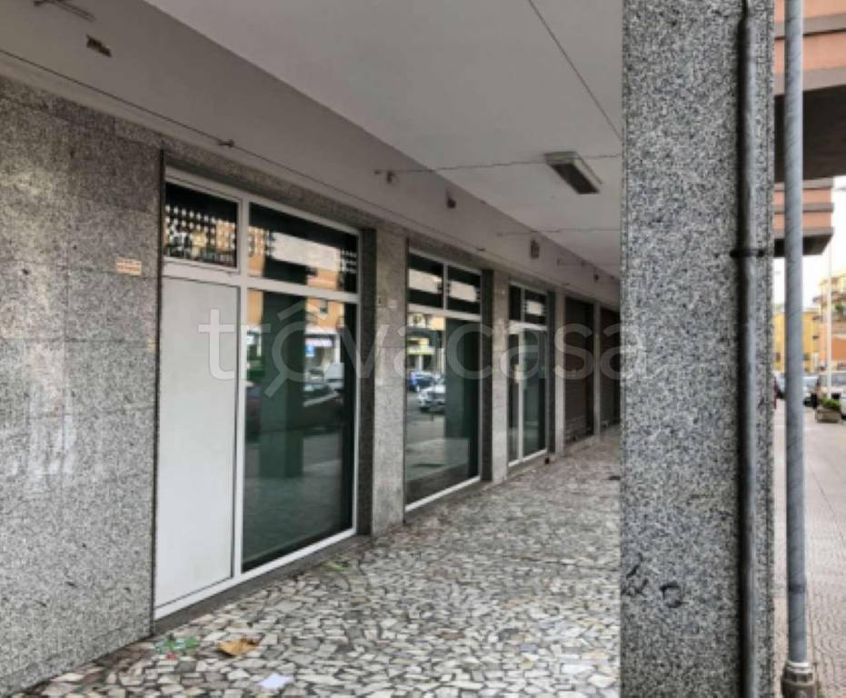 Filiale Bancaria in vendita a Cagliari via s. Avendrace 281-283