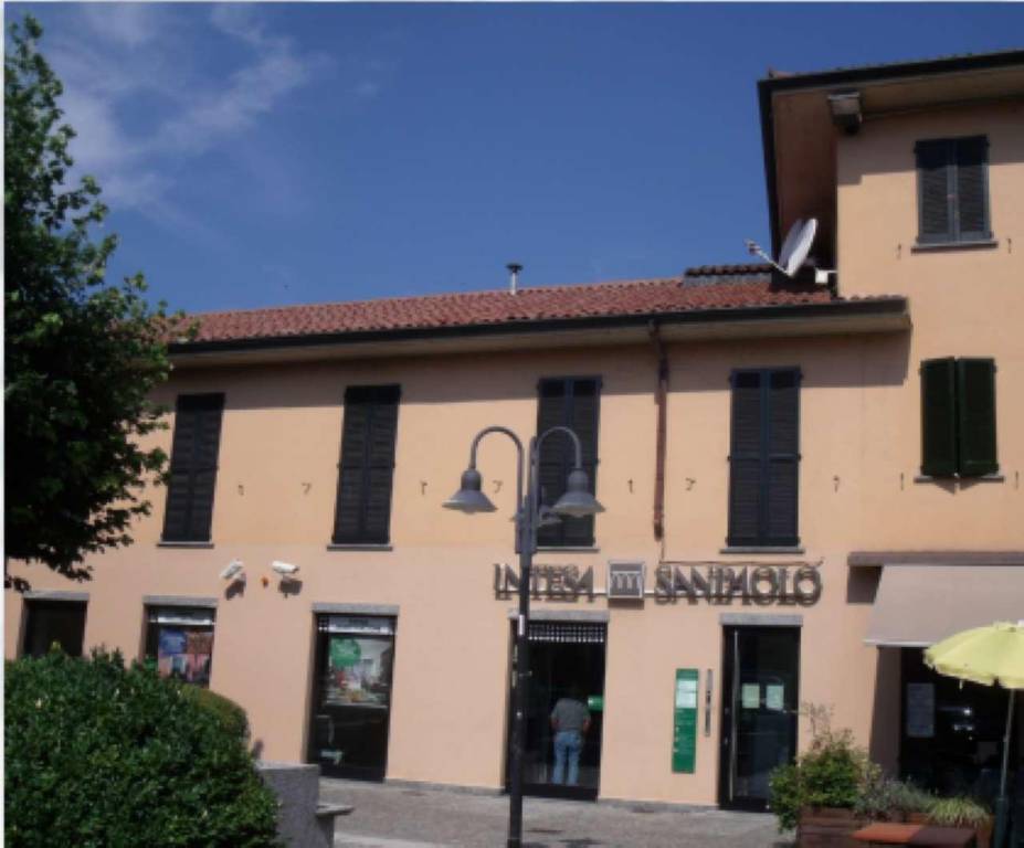 Filiale Bancaria in vendita a Bosisio Parini piazza Bosisio 12