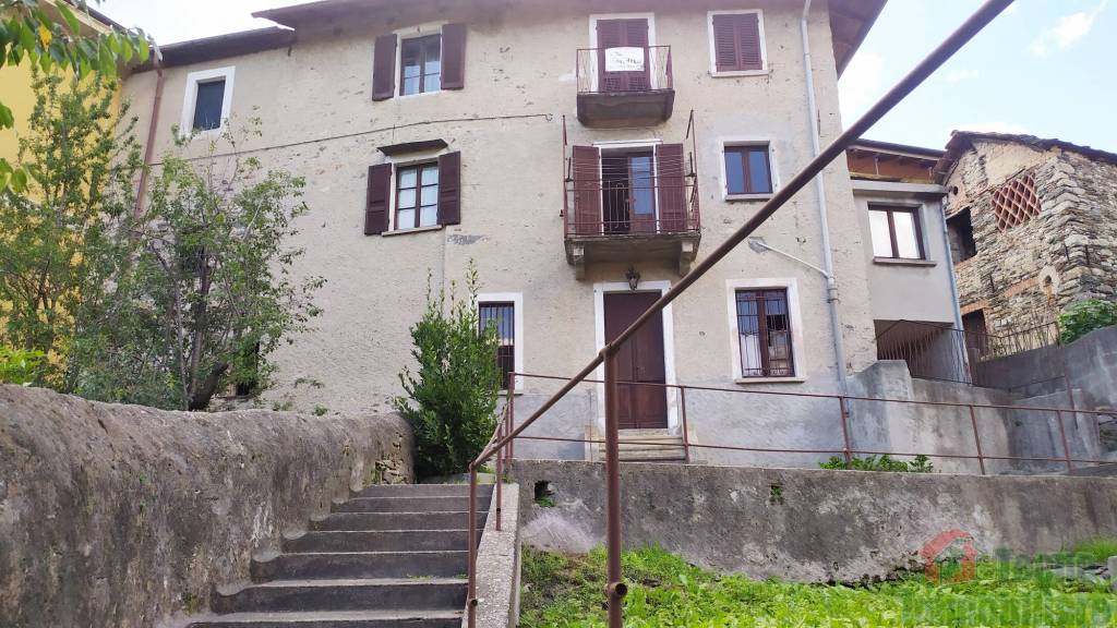 Casa Indipendente in vendita a Omegna via Guido Isotta