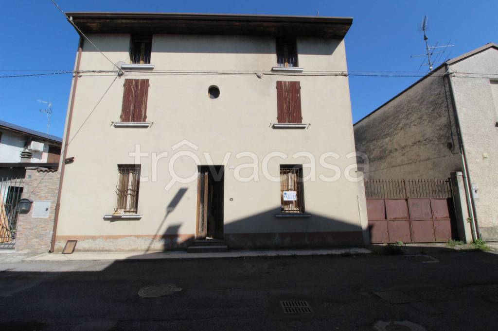 Casa Indipendente in vendita a Manerbio via Maglio