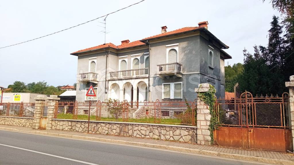Casa Indipendente in vendita a Gattinara viale Guglielmo Marconi, 43
