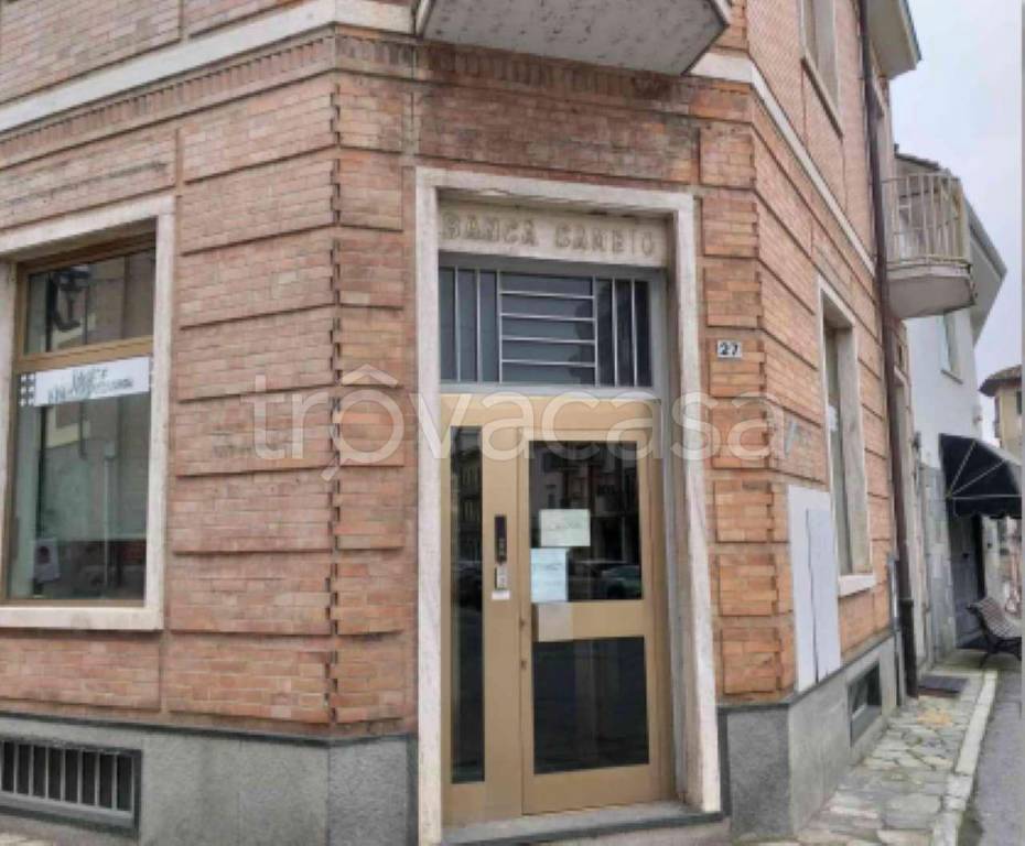 Filiale Bancaria in vendita a Mombercelli piazza Alfieri 2