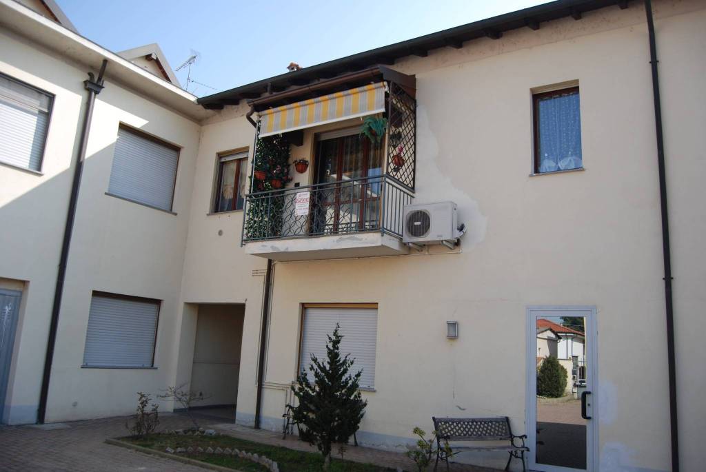 Appartamento in vendita a Sannazzaro de' Burgondi via f. Pastorini, 13