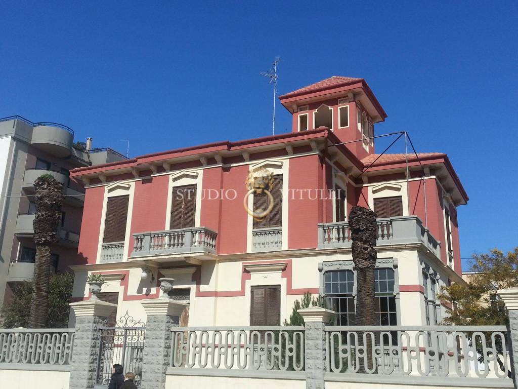 Villa in vendita a Bari via Adriatico, 13