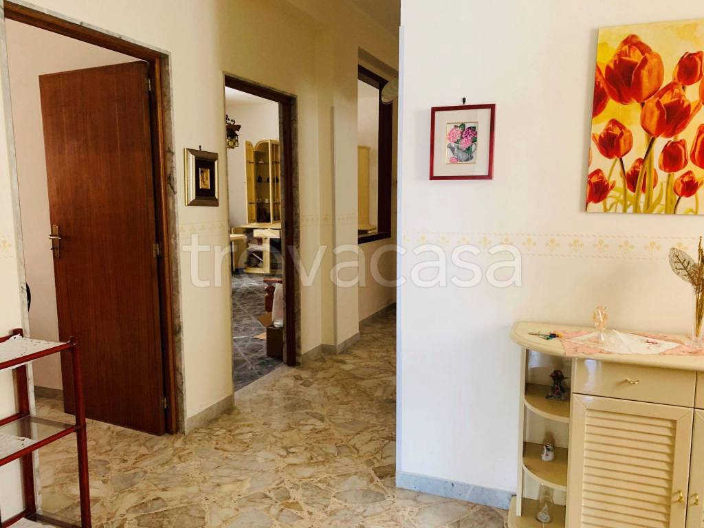 Appartamento in vendita a Mola di Bari via Vittorio Veneto