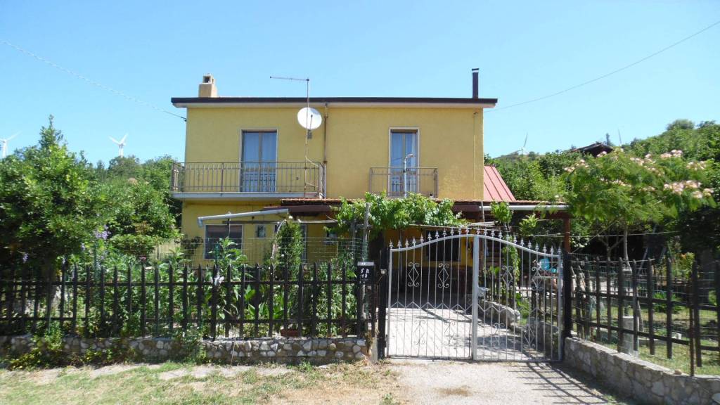 Villa in vendita a Rocca San Felice contrada Valli