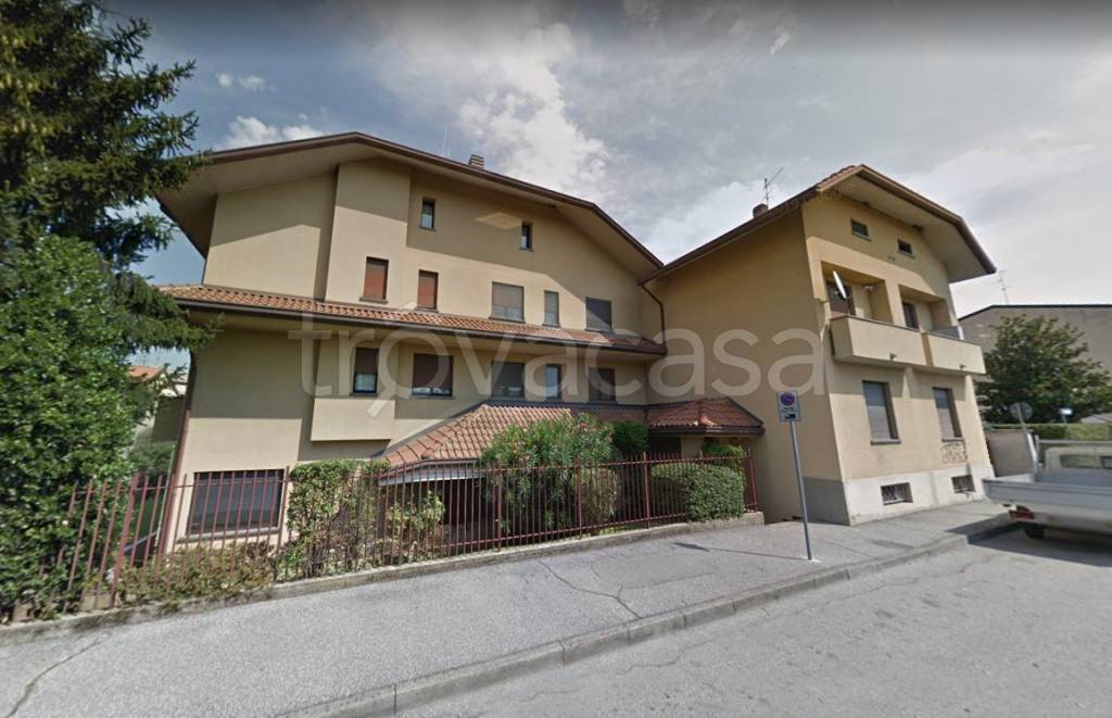 Garage in vendita a Monza via Ettore Fieramosca, 30