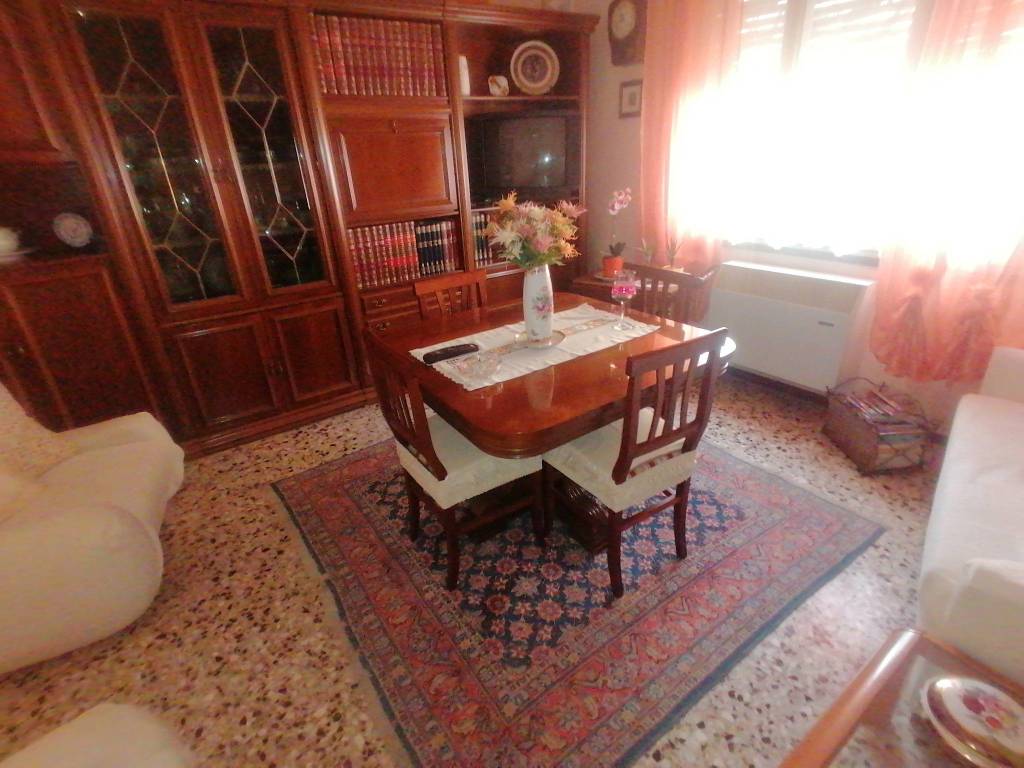 Villa in vendita a Rivarolo del Re ed Uniti via Giovanni Longari Ponzone, 45