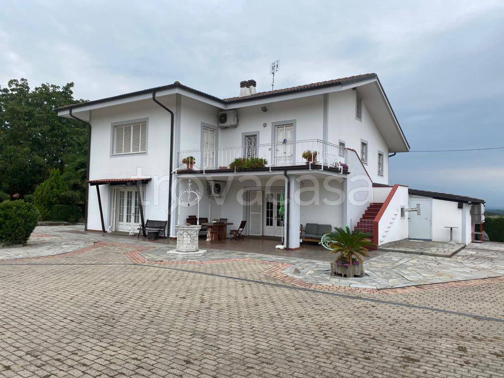 Villa in vendita a Saluzzo via Pinerolo