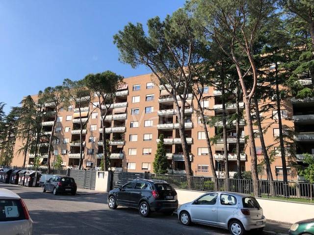 Appartamento in vendita a Roma via Raimondo Scintu, 78