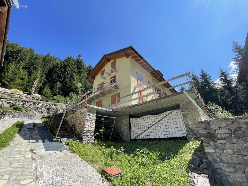 Casa Indipendente in vendita a Gerola Alta strada Provinciale della Val Gerola