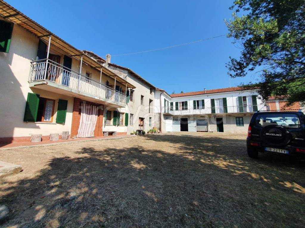 Casa Indipendente in vendita a Monastero Bormida regione Santa Libera