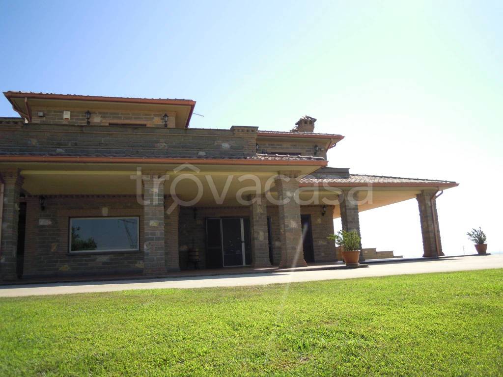 Villa in vendita ad Anguillara Sabazia via Casale di Spanora