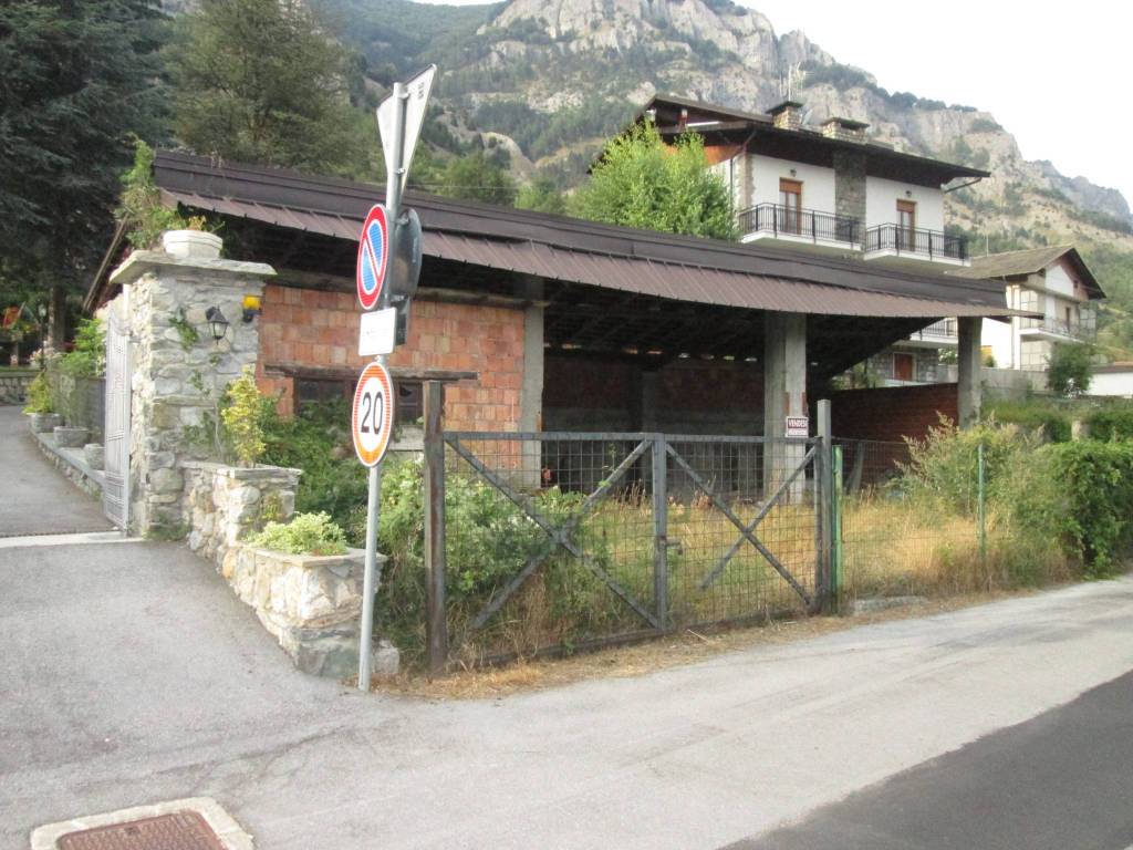 Garage in vendita ad Aisone via Santa Croce