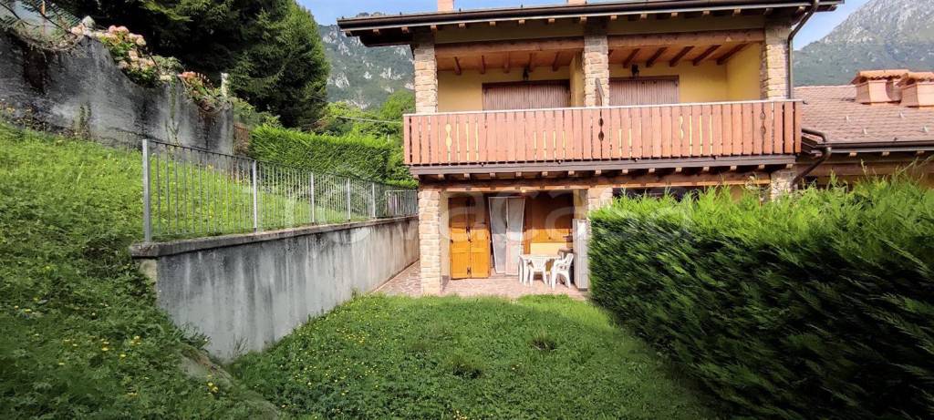 Appartamento in vendita a Sant'Omobono Terme via Gromo