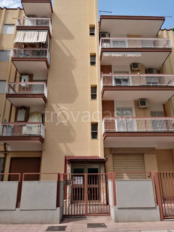 Appartamento in vendita a Taranto via Pola, 24