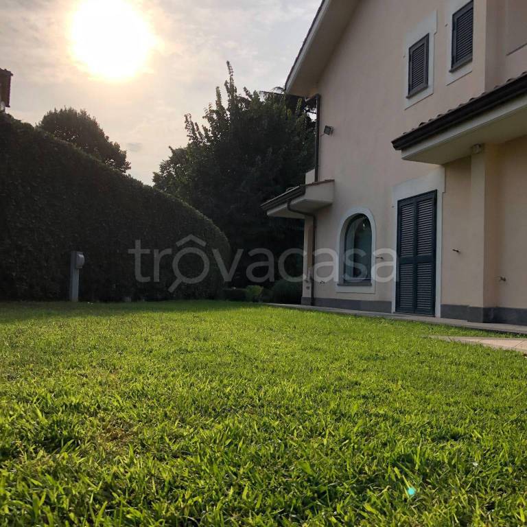 Villa Bifamiliare in vendita a Grottaferrata