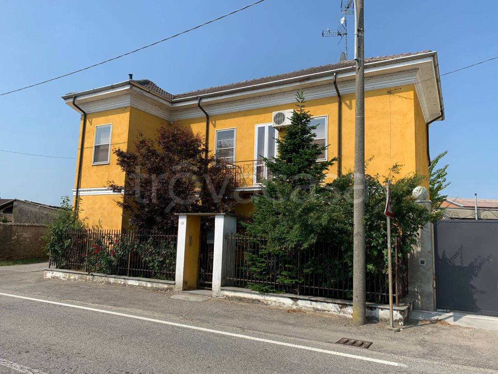 Villa in vendita a Mortara viale Arturo Cesare Capettini