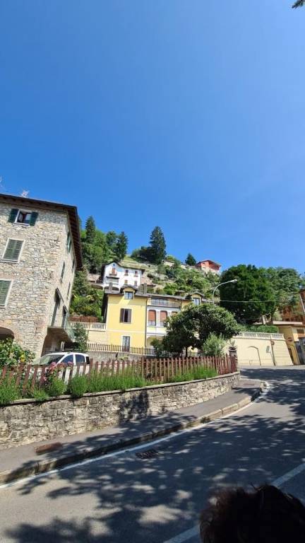 Villa in in vendita da privato ad Albavilla via Roscio, 18