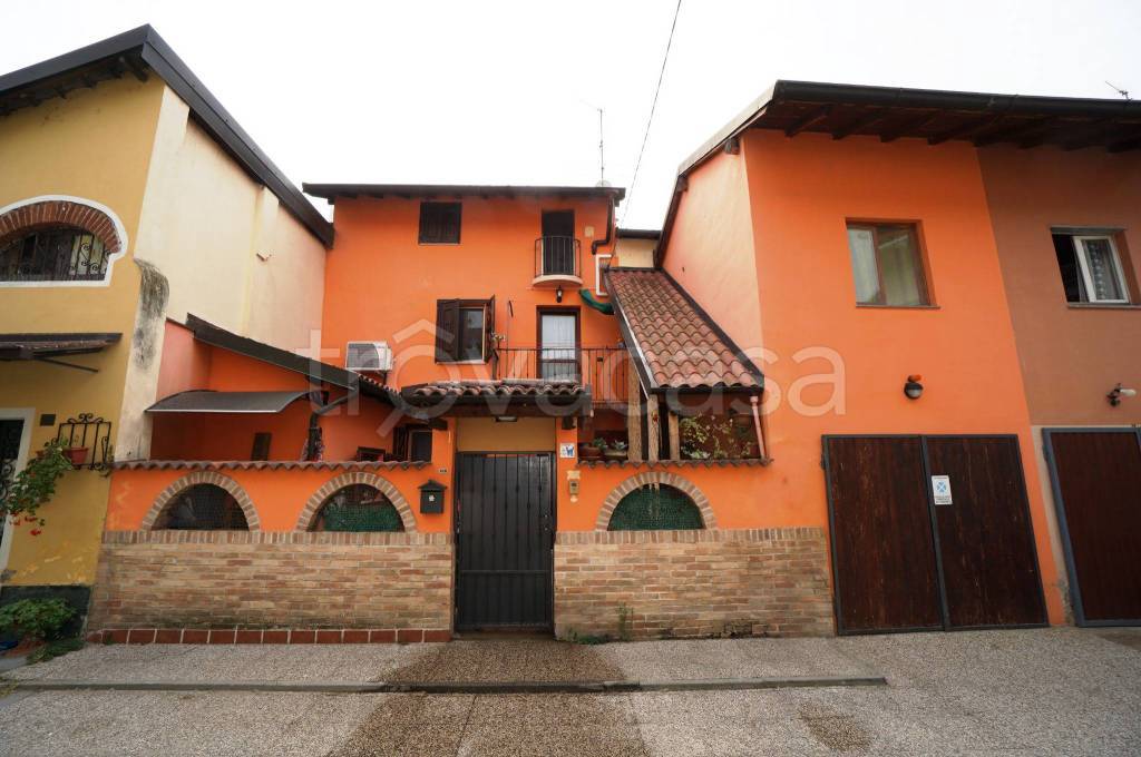 Villa in vendita a Cassolnovo via Montebello