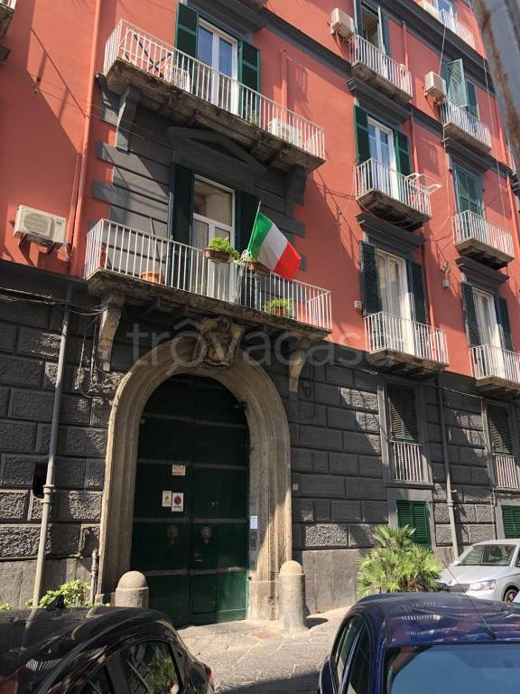 Appartamento in affitto a Napoli via Santa Maria in Portico, 1