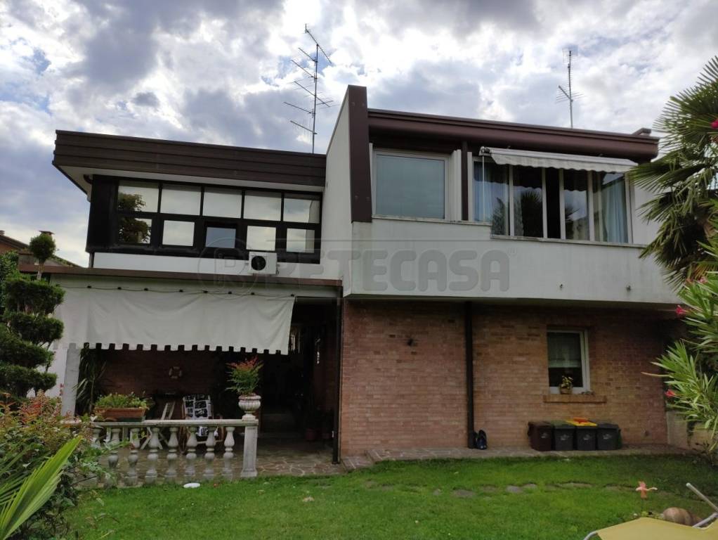 Casa Indipendente in vendita a Udine via attimis, 47