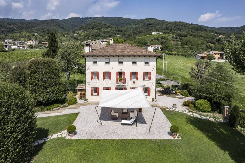 Villa in vendita a Cavaso del Tomba via Santa Fosca