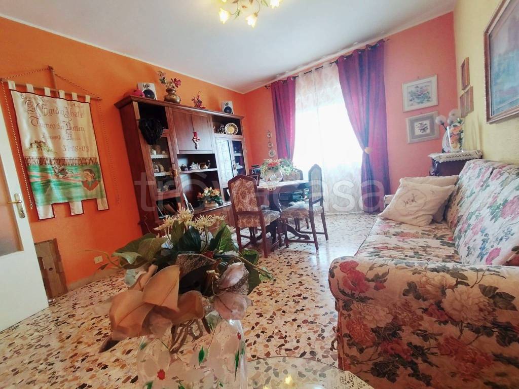 Appartamento in vendita a Tolfa viale d'Italia, 52