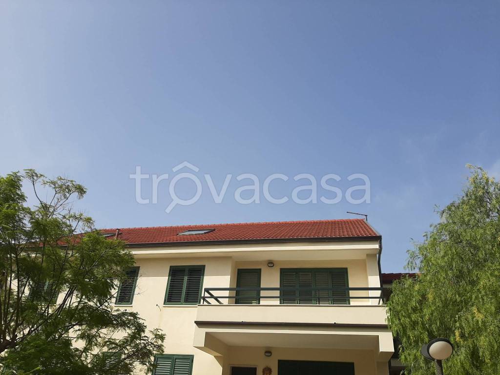 Villa a Schiera in vendita a Reggio di Calabria via Reggio Campi Tronco 3, 305