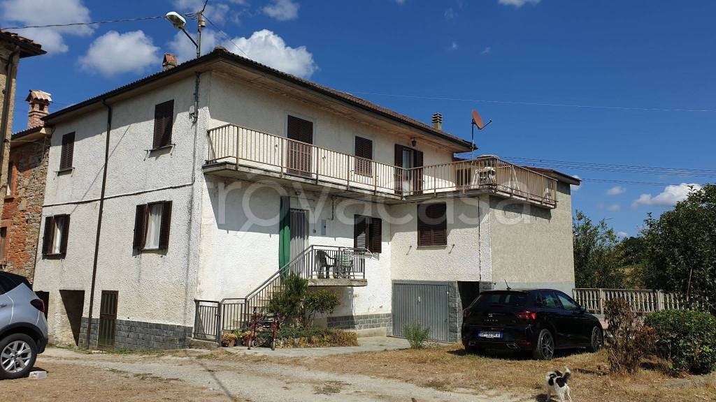 Appartamento in in vendita da privato a Camerana borgata Barbei, 24