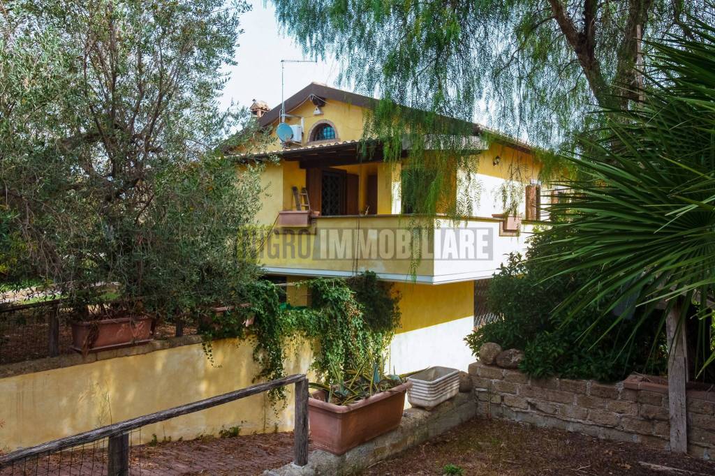 Villa Bifamiliare in vendita a Cerveteri via di Zambra