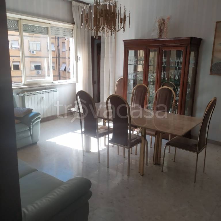 Appartamento in vendita a Roma via Cesare Algranati, 25