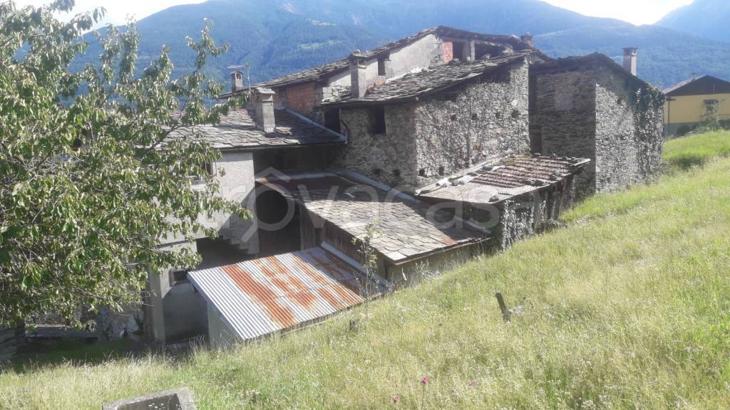 Rustico in vendita a Sondrio frazione Sant'Anna, 102A