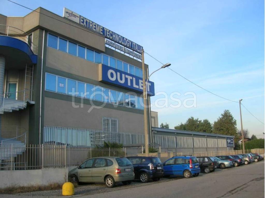 Capannone Industriale in vendita a Cavenago di Brianza via dei Chiosi,2