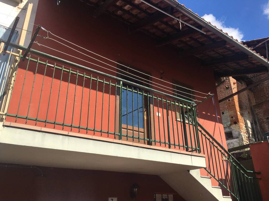 Casa Indipendente in in vendita da privato a Cuceglio via Giuseppe Garibaldi, 7