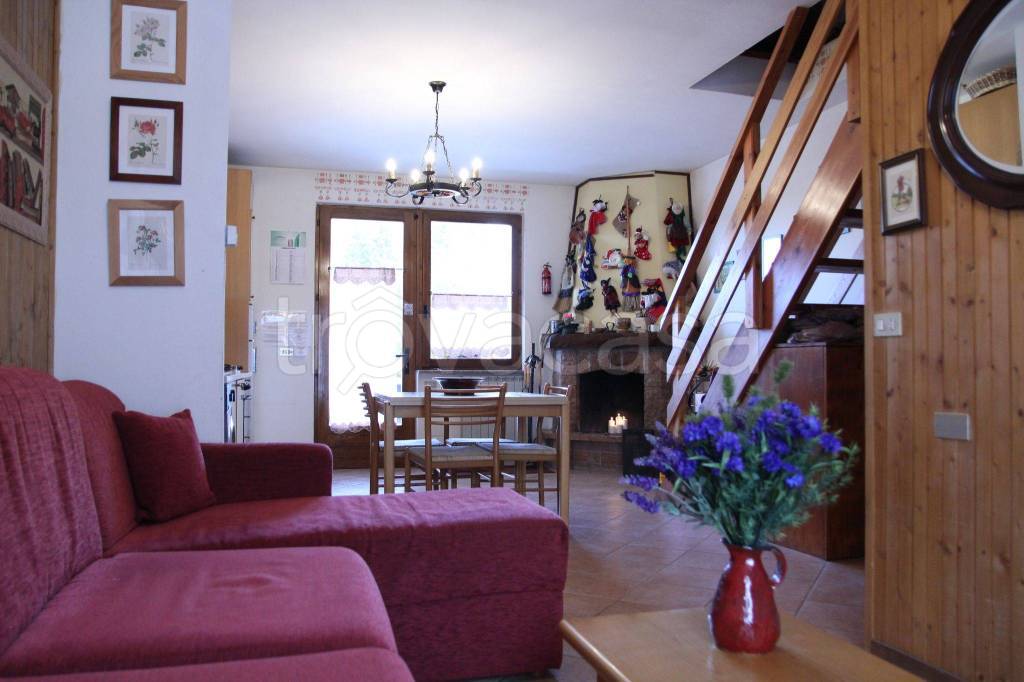 Villa a Schiera in in vendita da privato a Castione della Presolana via Malga Alta