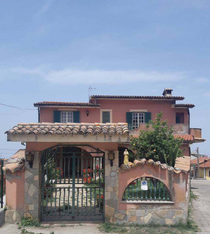 Villa in in vendita da privato a Cessaniti piazza Letizia, 4